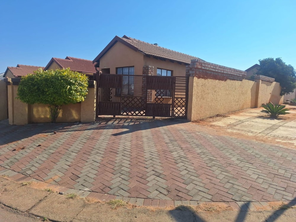House for sale in Soshanguve East - PTM1743779 House for sale in Soshanguve East - PTM1743779