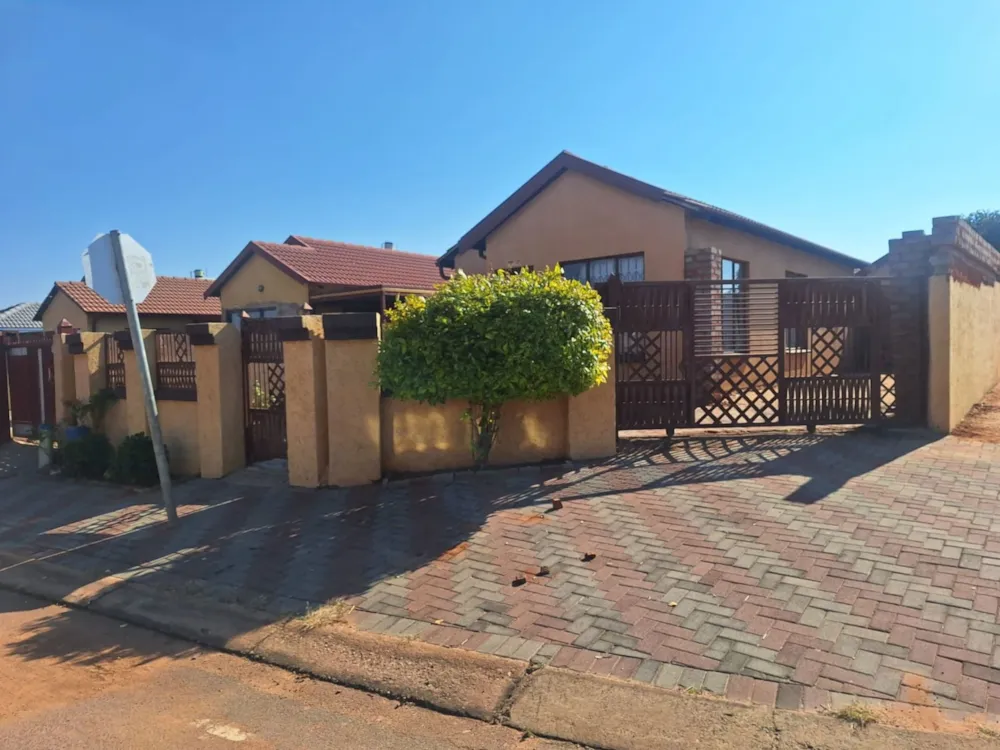 House for sale in Soshanguve East - PTM1743779 House for sale in Soshanguve East - PTM1743779