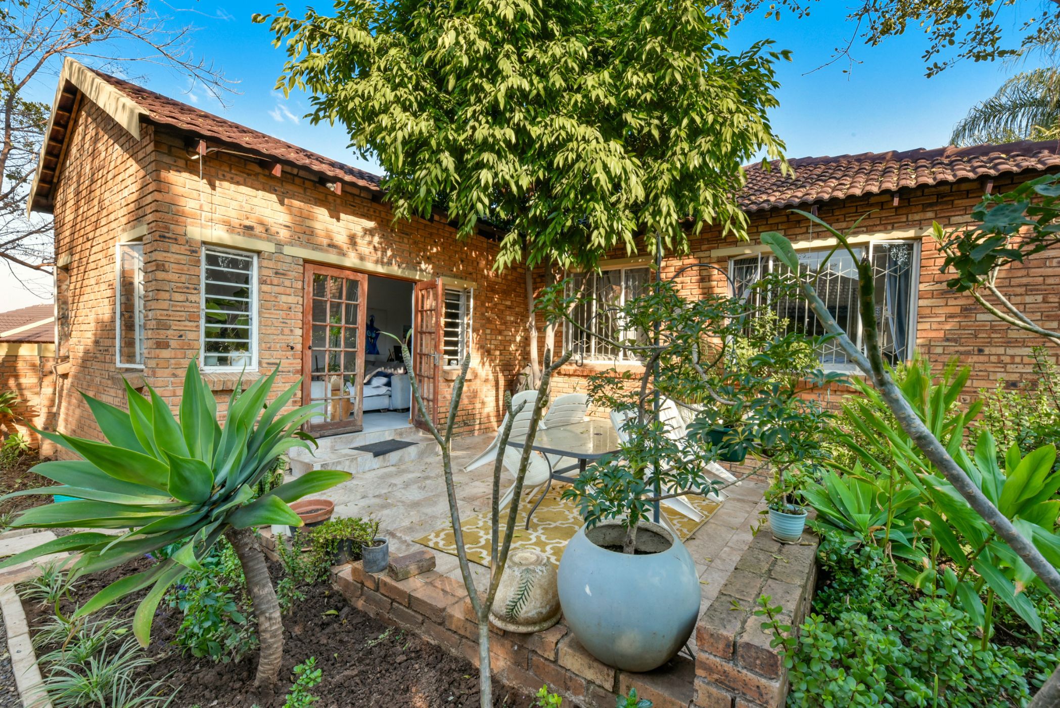 Townhouse for sale in North Riding - FW1747443