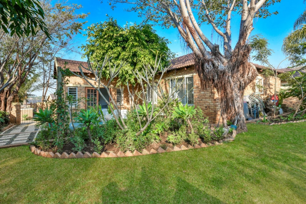 Townhouse for sale in North Riding - FW1747443