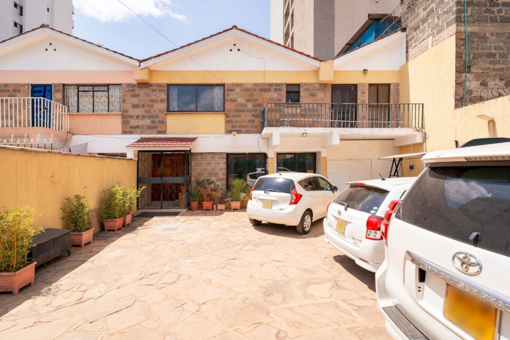 Townhouse for sale in South C, Kenya - 3KE1745440