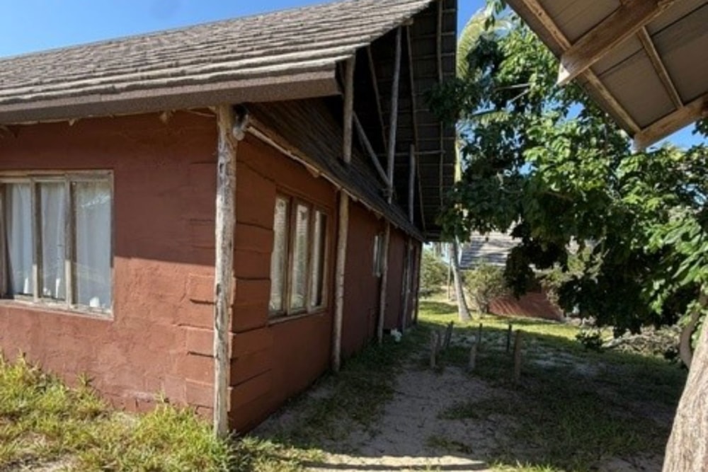 Beach bungalow for sale in Morrumbene, Mozambique - 3MQ1744368