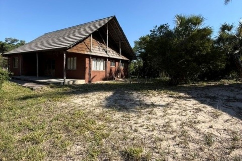 Beach bungalow for sale in Morrumbene, Mozambique - 3MQ1744368
