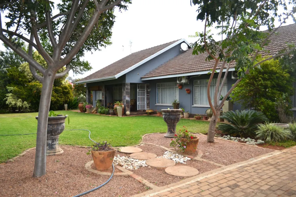 House for sale in Mookgopong (Naboomspruit) - 1MDM1744933