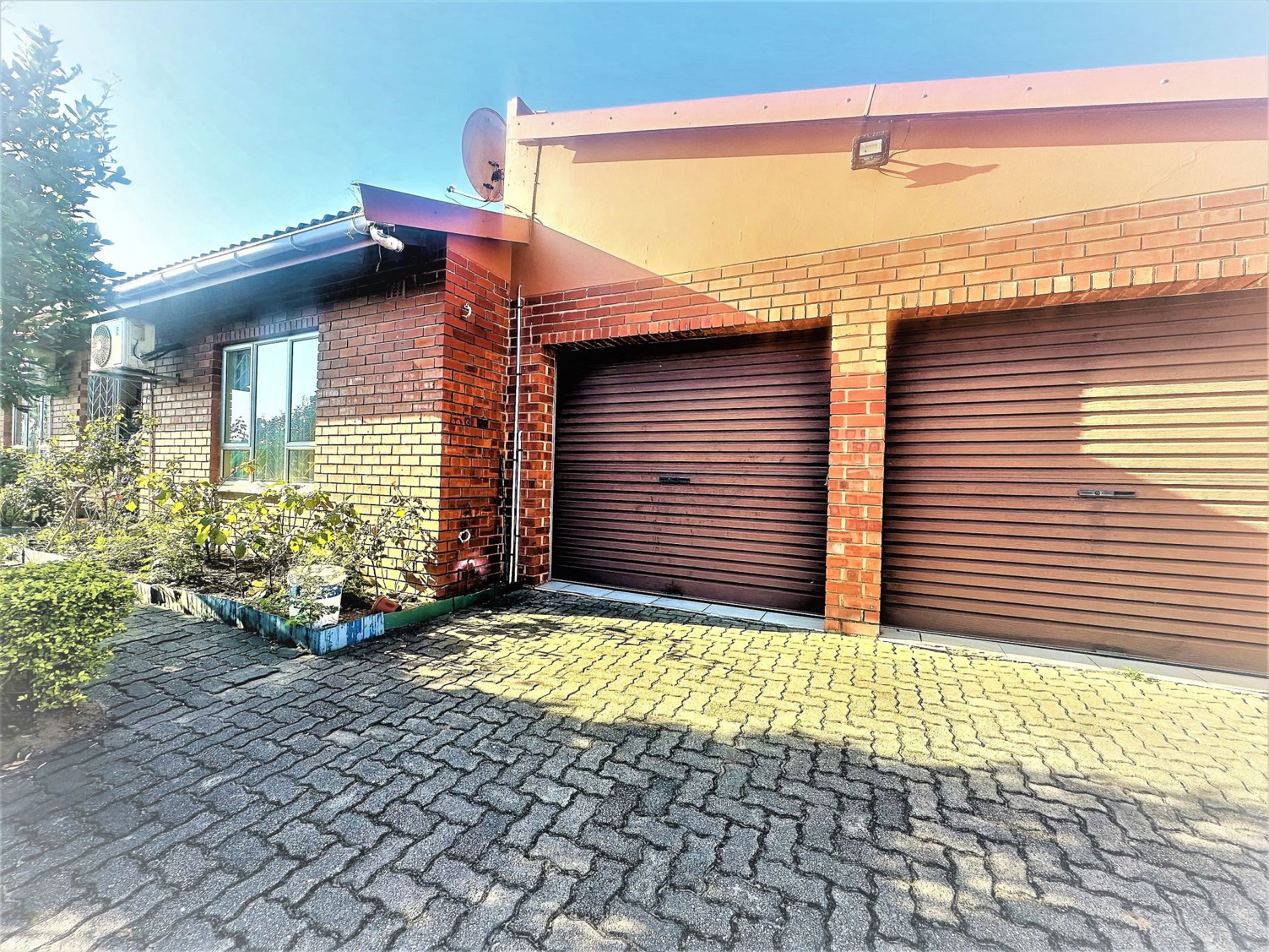 House for sale in Brackenham - 1RY1744494