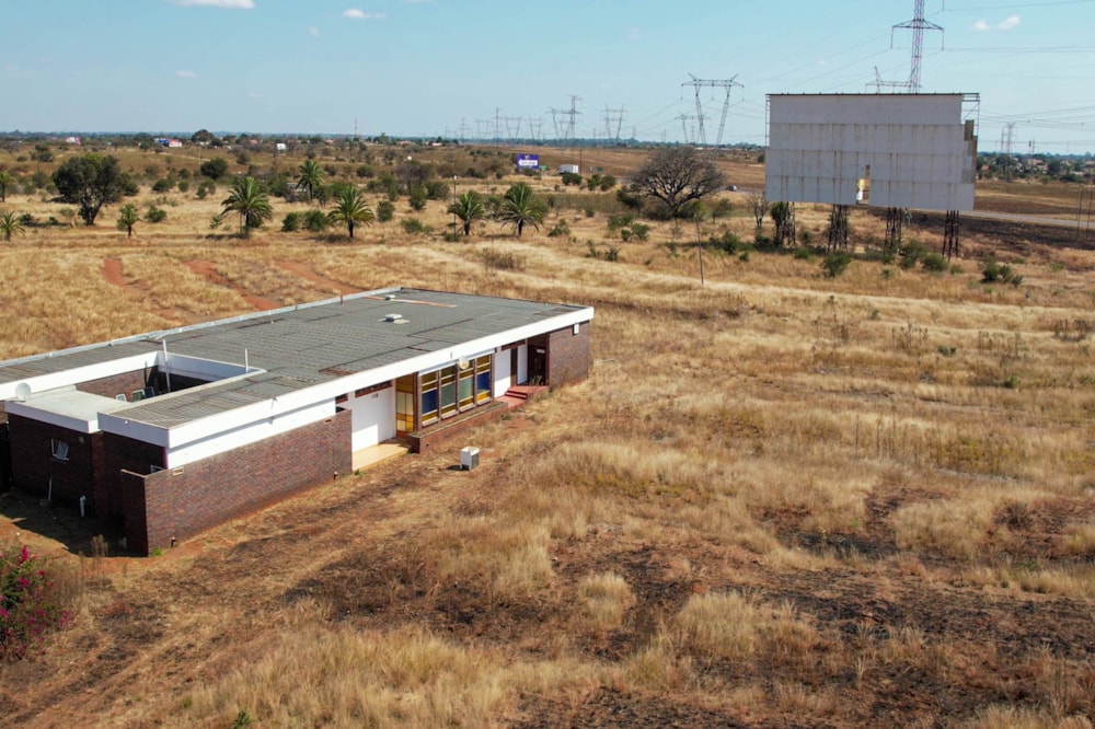 Commercial vacant land for sale in Killarney, Zimbabwe - 3ZB1744656 Commercial vacant land for sale in Killarney, Zimbabwe - 3ZB1744656