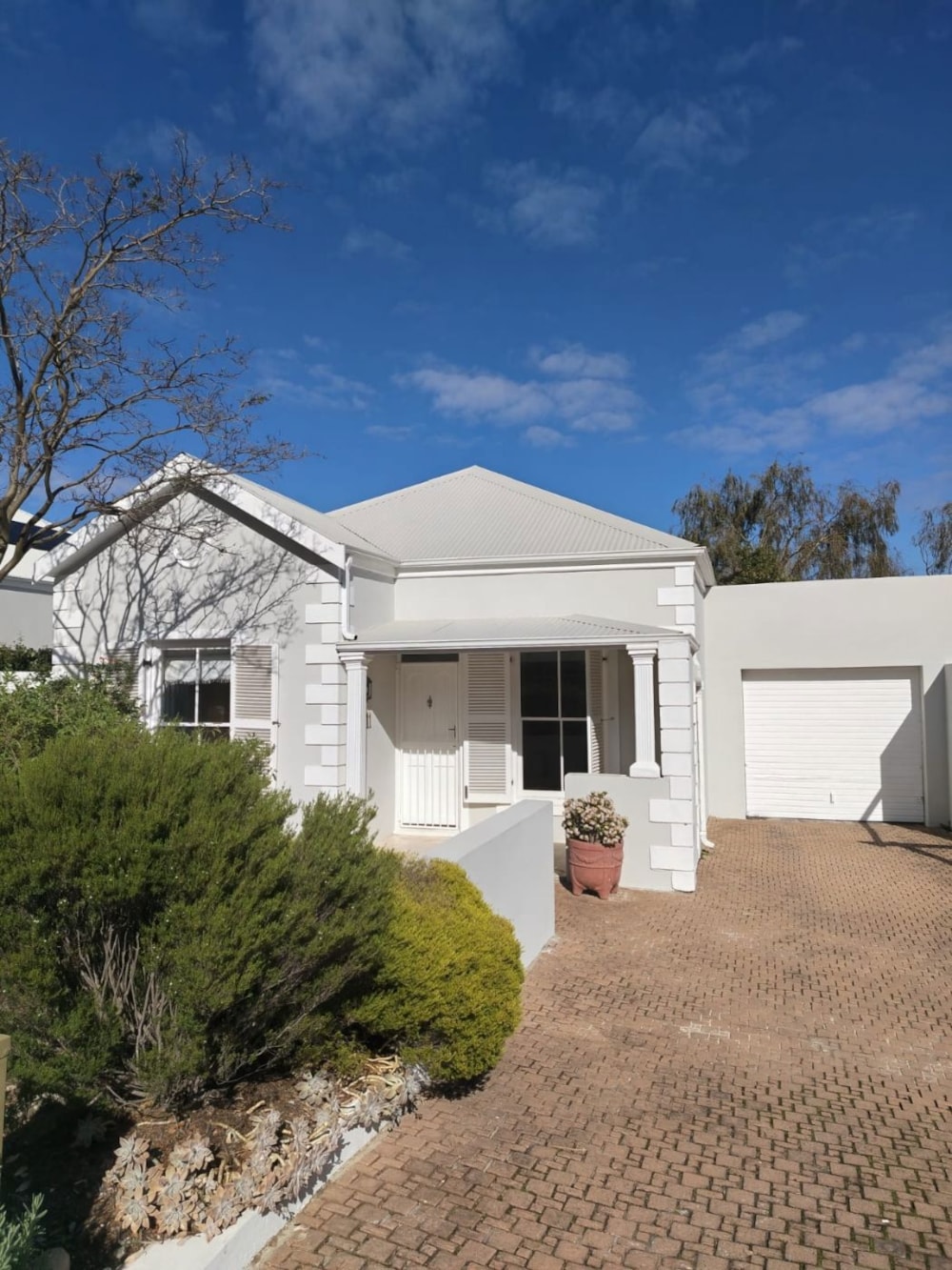 House to rent in Franschhoek - FWL1744684 House to rent in Franschhoek - FWL1744684