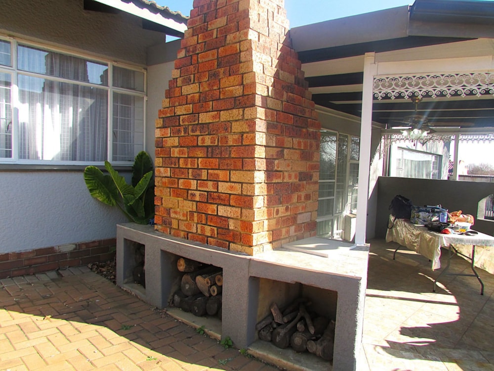 House for sale in Sasolburg Ext 10 - 1VT1744783 House for sale in Sasolburg Ext 10 - 1VT1744783