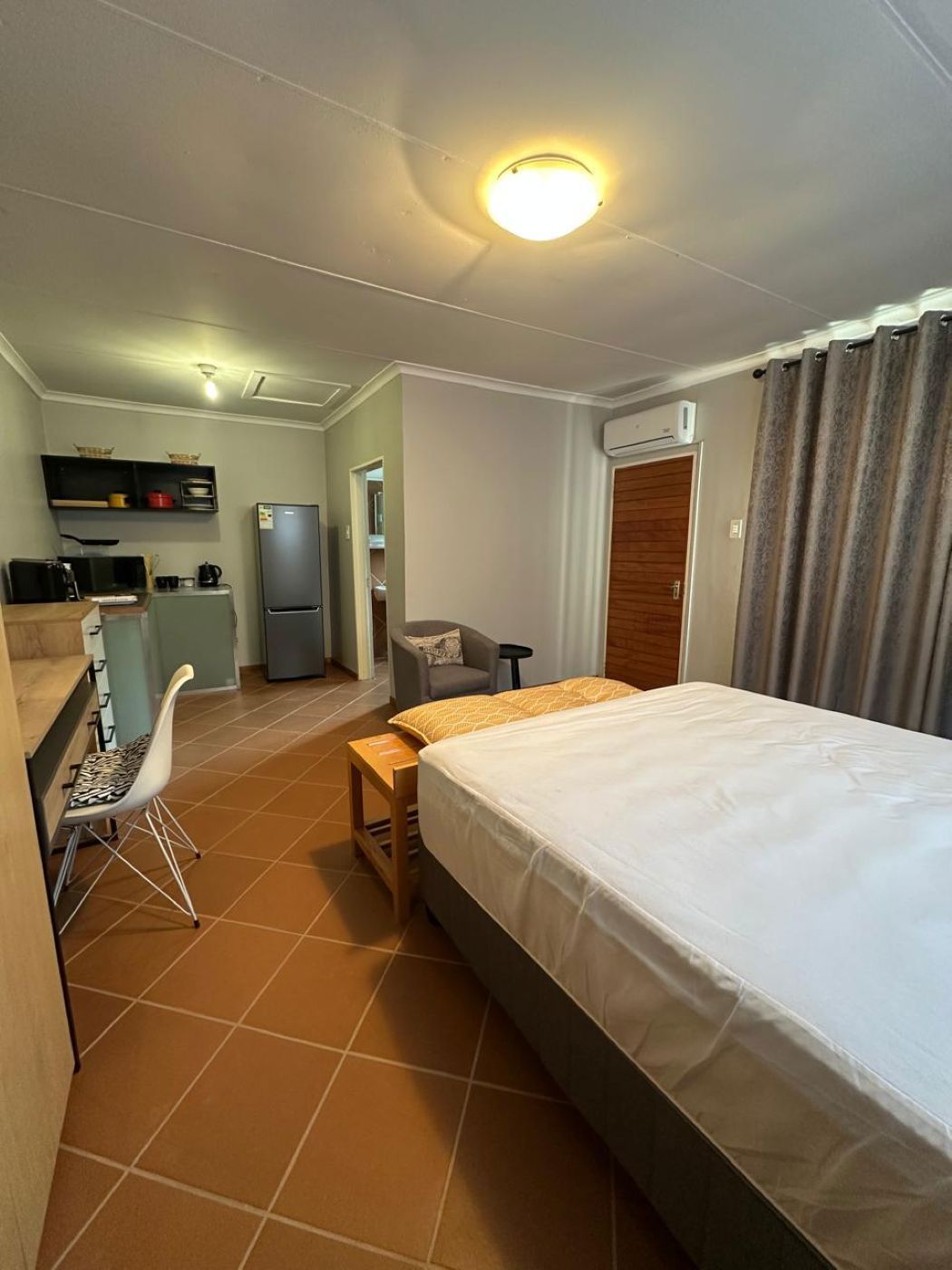 Bachelor apartment to rent in Vryburg - 1RN1744838
