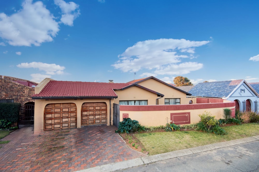 House for sale in Diepkloof - RDT1744918 House for sale in Diepkloof - RDT1744918