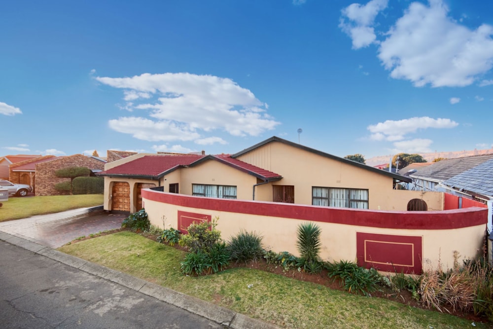 House for sale in Diepkloof - RDT1744918 House for sale in Diepkloof - RDT1744918