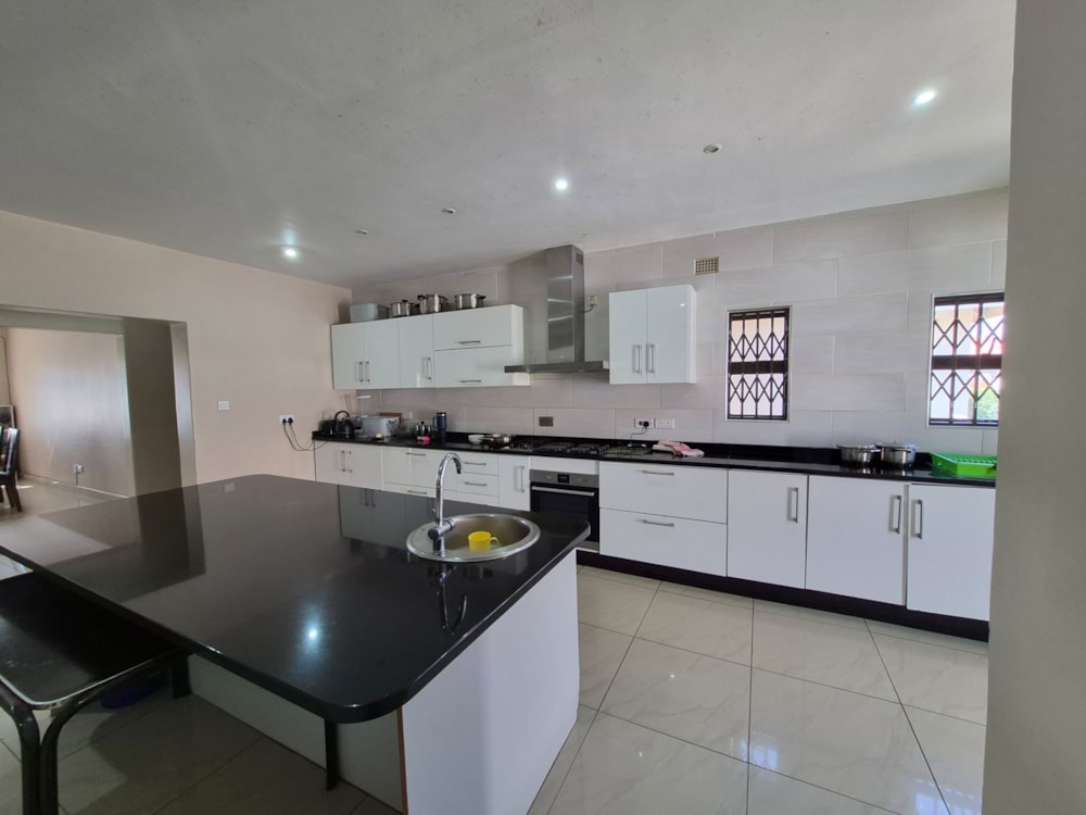 House for sale in Manressa, Zimbabwe - 3ZB1745240 House for sale in Manressa, Zimbabwe - 3ZB1745240