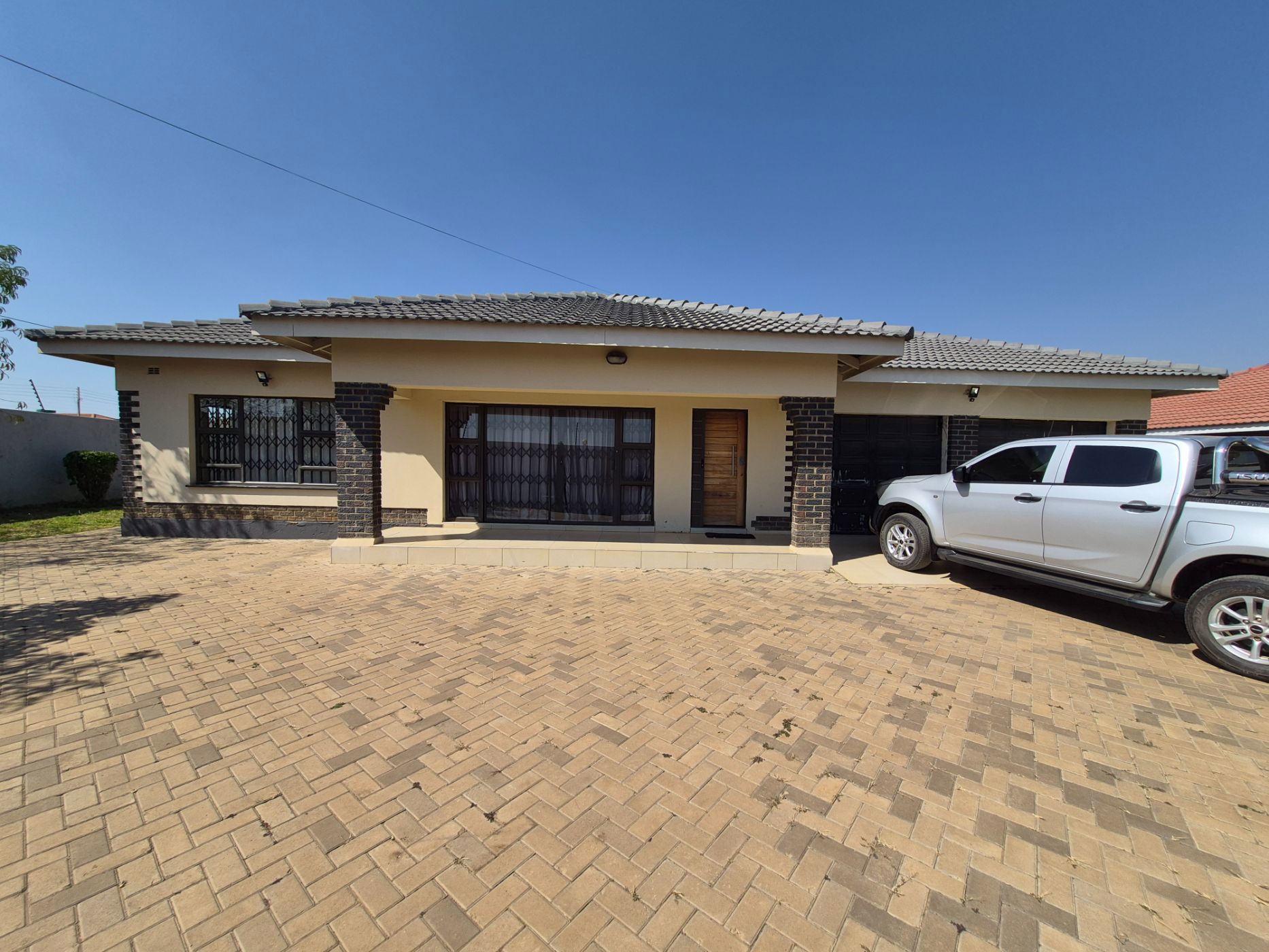 House for sale in Manressa, Zimbabwe - 3ZB1745240