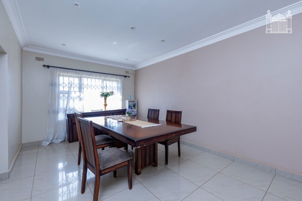 House for sale in Manressa, Zimbabwe - 3ZB1745240 House for sale in Manressa, Zimbabwe - 3ZB1745240