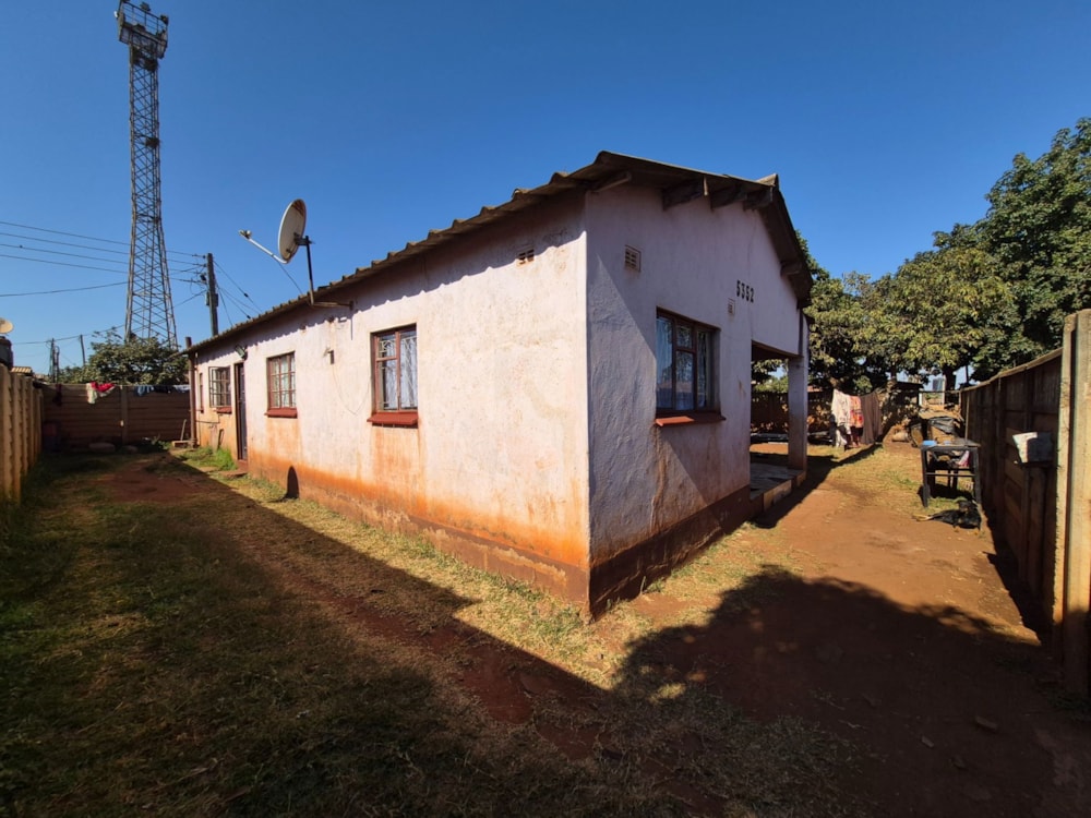 House for sale in Warren Park, Zimbabwe - 3ZB1746452 House for sale in Warren Park, Zimbabwe - 3ZB1746452