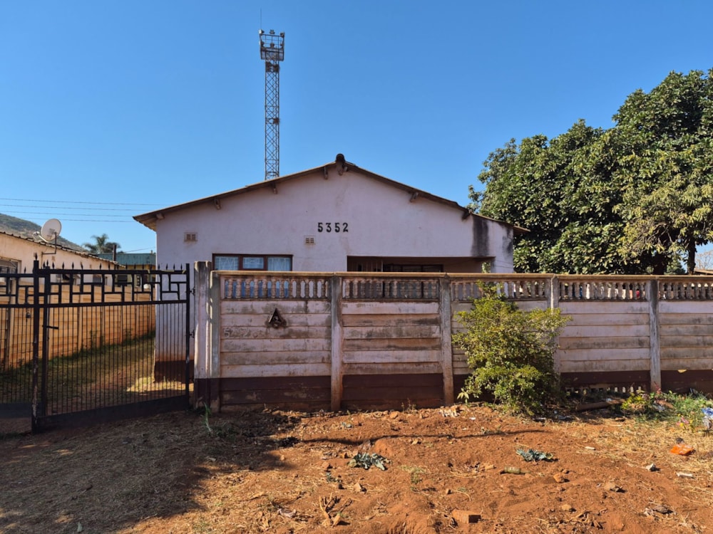 House for sale in Warren Park, Zimbabwe - 3ZB1746452 House for sale in Warren Park, Zimbabwe - 3ZB1746452