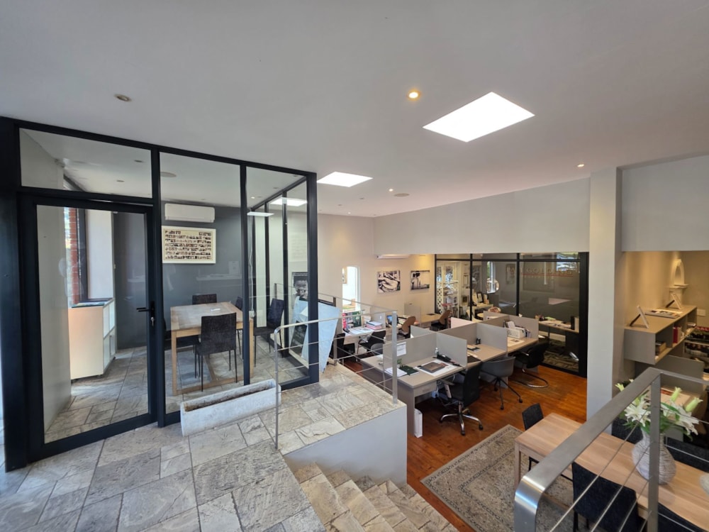 Commercial business to rent in Windermere - 1DBN1745048