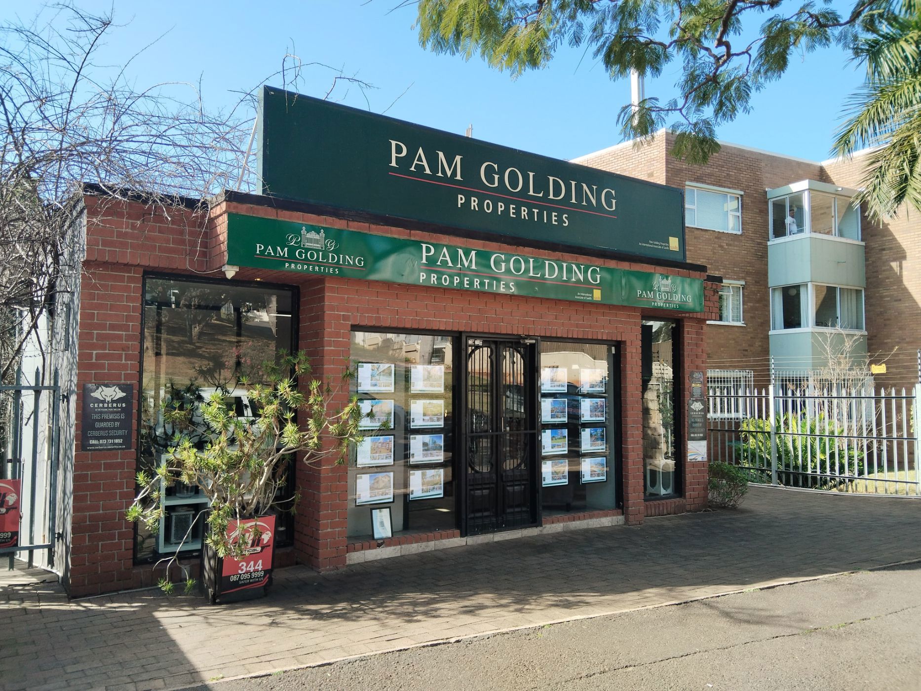 Commercial business to rent in Morningside, Durban - 1DBN1745048