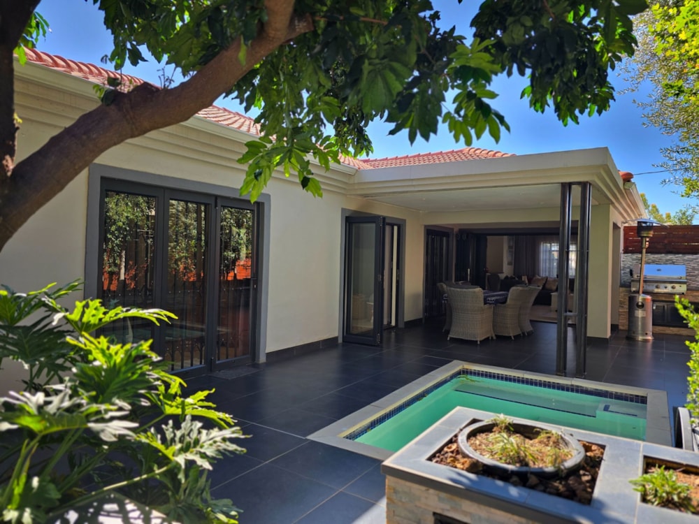 House for sale in Block 10, Botswana - 3BO1745052 House for sale in Block 10, Botswana - 3BO1745052
