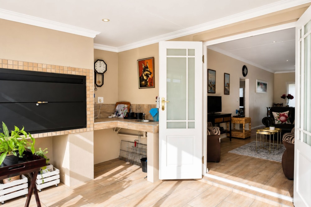 House for sale in Wesbank, Oudtshoorn - 1OU1745031 House for sale in Wesbank, Oudtshoorn - 1OU1745031