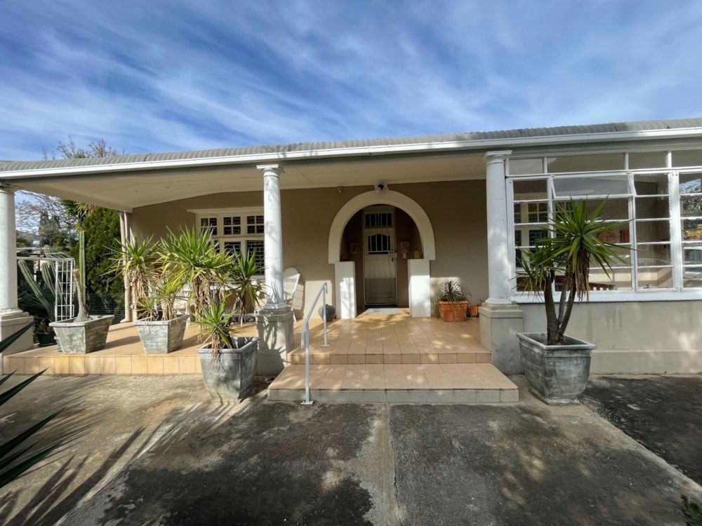 House for sale in Graaff-Reinet - 1KK1745044 House for sale in Graaff-Reinet - 1KK1745044