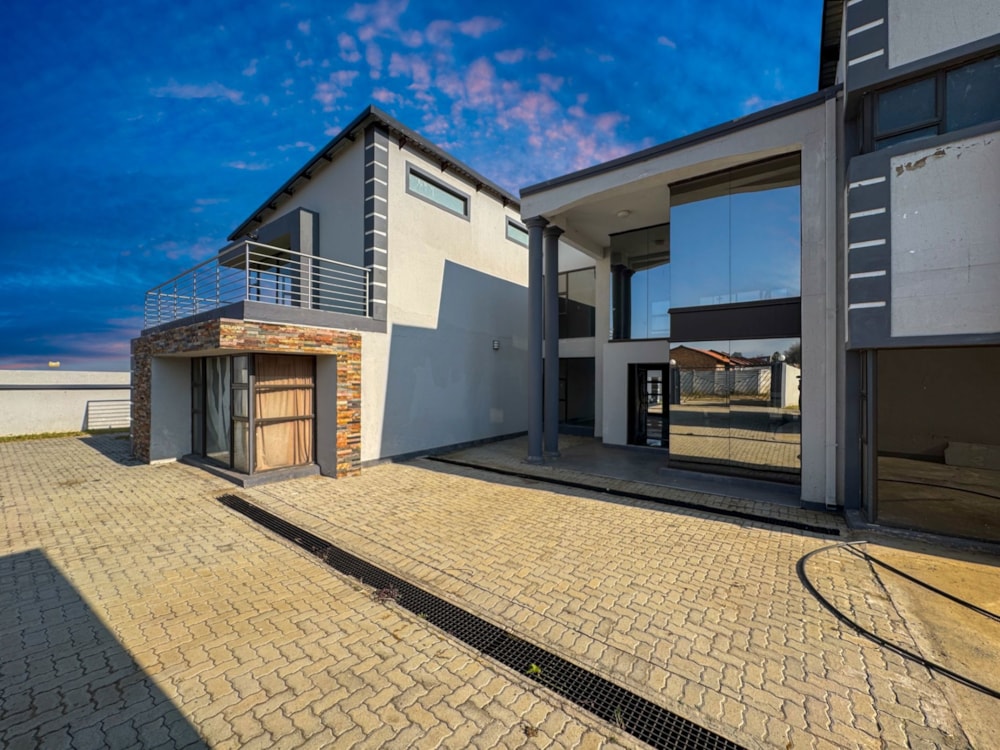 Double-storey house for sale in Riversdale, Meyerton - 1VT1745150