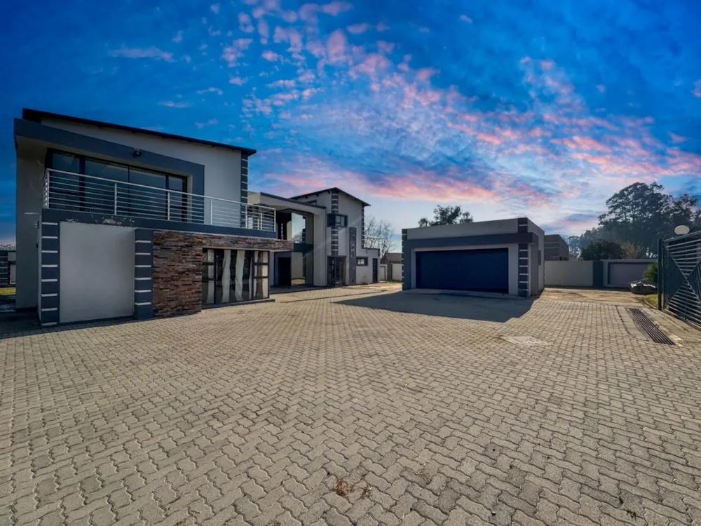 Double-storey house for sale in Riversdale, Meyerton - 1VT1745150