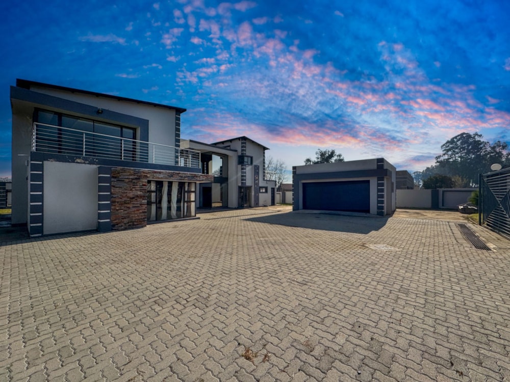 Double-storey house for sale in Riversdale, Meyerton - 1VT1745150