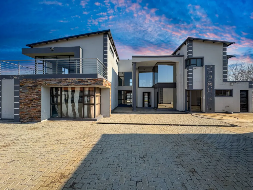 Double-storey house for sale in Riversdale, Meyerton - 1VT1745150