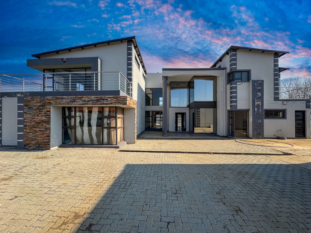 Double-storey house for sale in Riversdale, Meyerton - 1VT1745150