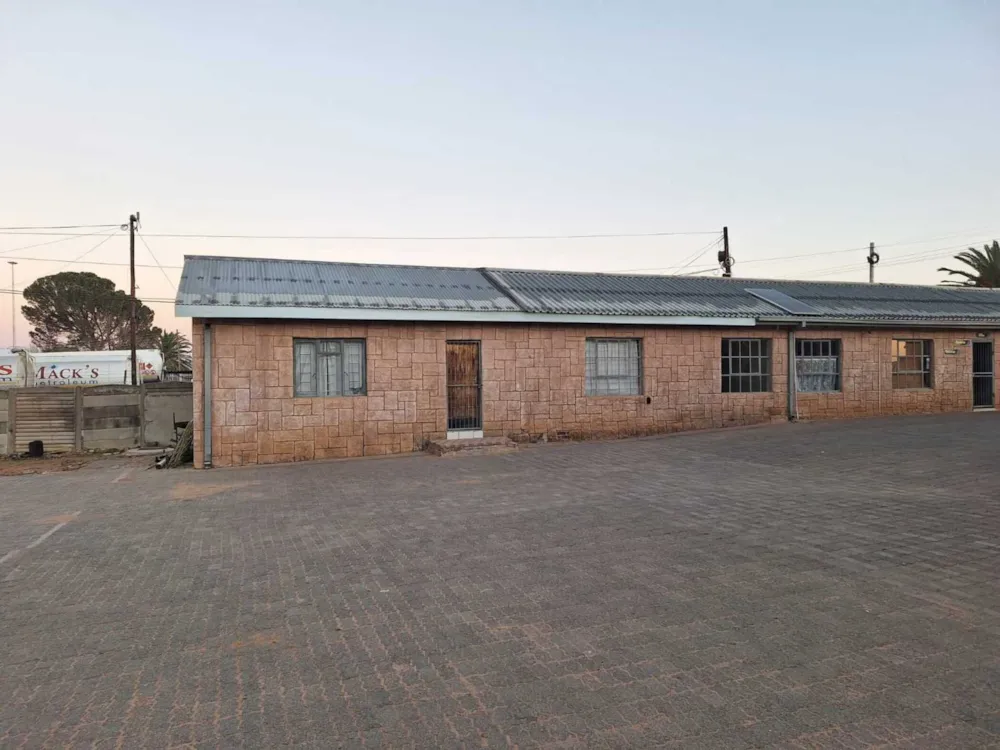 Commercial Building for sale in Schweizer-Reneke - 1KJ1745184 Commercial Building for sale in Schweizer-Reneke - 1KJ1745184