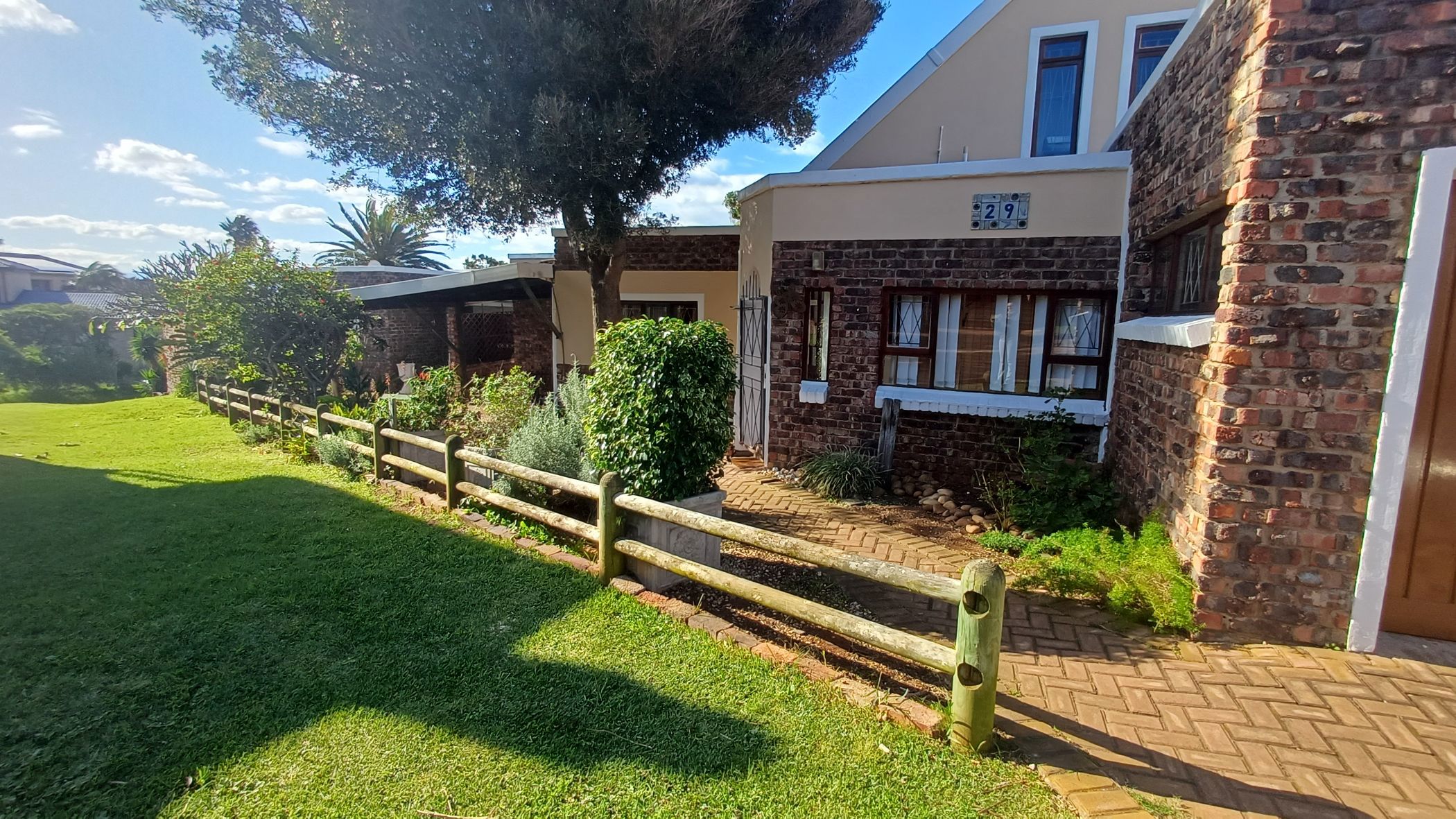 House to rent in Wave Crest - 1JF1745576