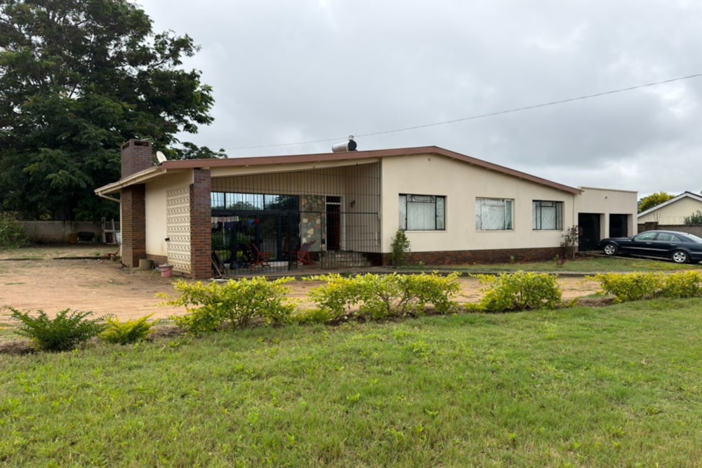 House for sale in Woodlands, Zimbabwe - 3ZB1745281 House for sale in Woodlands, Zimbabwe - 3ZB1745281