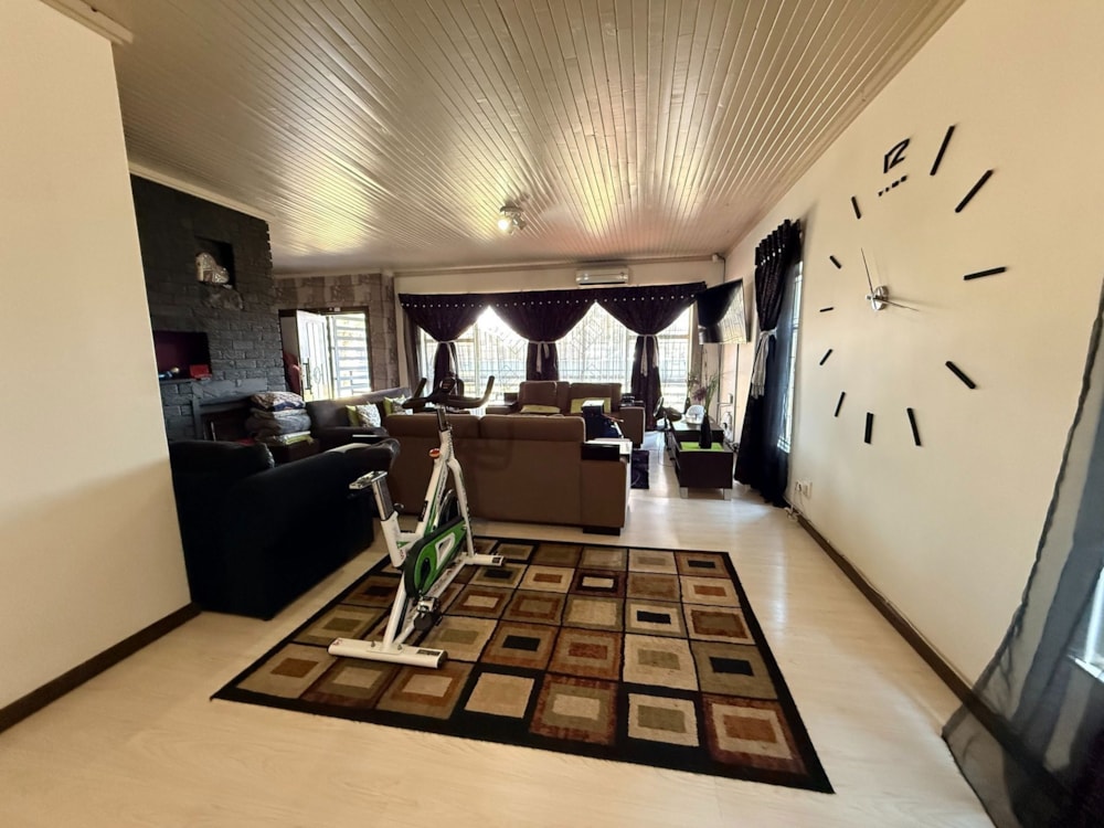 House for sale in Middelburg Central (Mpumalanga Central) - 1MD1745309 House for sale in Middelburg Central (Mpumalanga Central) - 1MD1745309