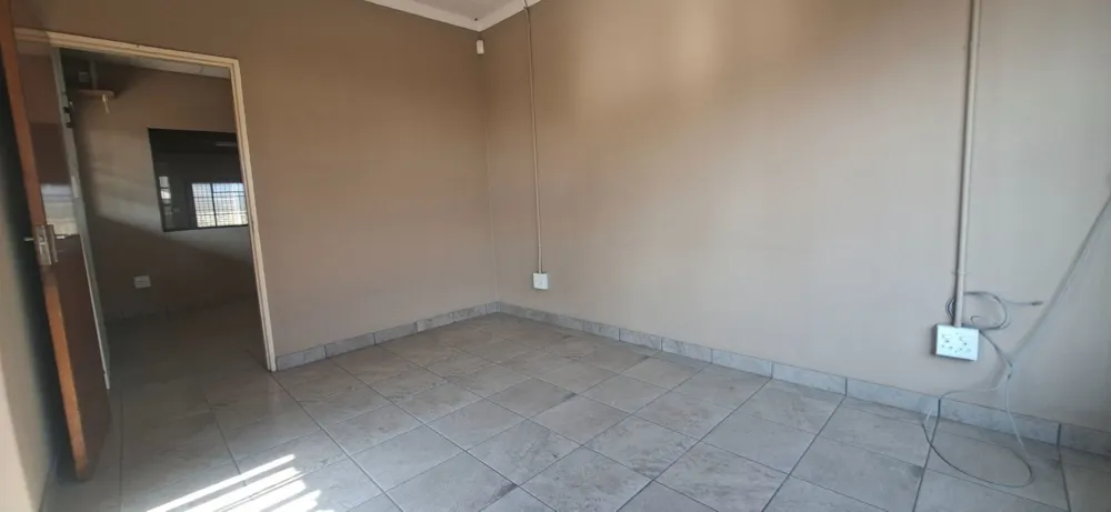Commercial industrial property to rent in Sasolburg / Vaal Park - 1VT1746389