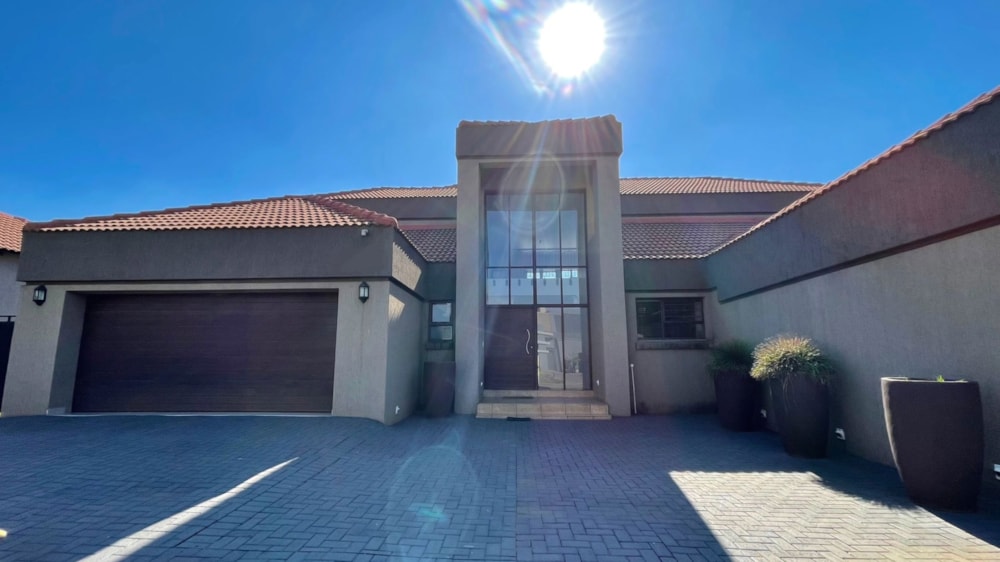 Golf estate house for sale in Emfuleni Golf Estate - 1VT1745510 Golf estate house for sale in Emfuleni Golf Estate - 1VT1745510