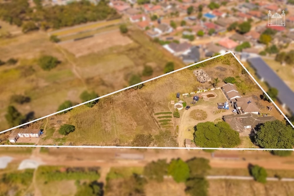 Double-storey house for sale in Tynwald, Zimbabwe - 3ZB1745497 Double-storey house for sale in Tynwald, Zimbabwe - 3ZB1745497
