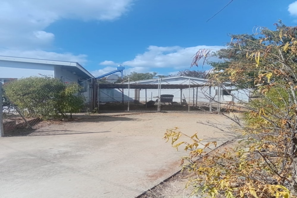 House for sale in Beitbridge, Zimbabwe - 3ZB1745559 House for sale in Beitbridge, Zimbabwe - 3ZB1745559