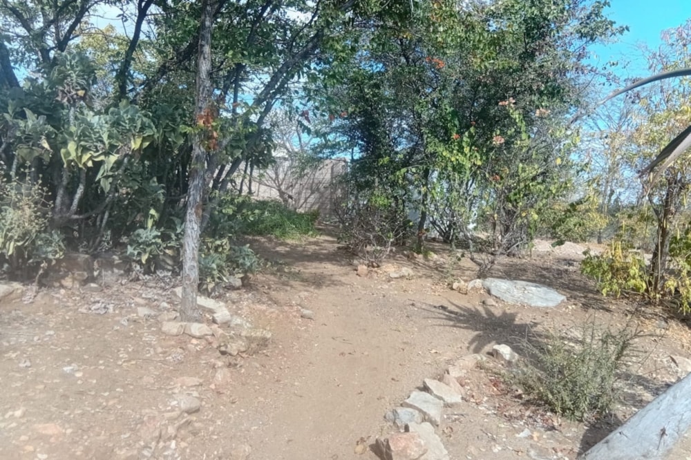 House for sale in Beitbridge, Zimbabwe - 3ZB1745559 House for sale in Beitbridge, Zimbabwe - 3ZB1745559