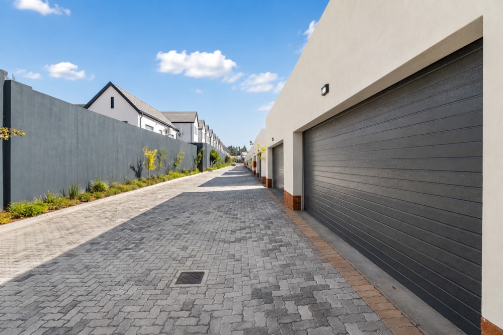 Townhouse to rent in Bronberg - PTL1745560