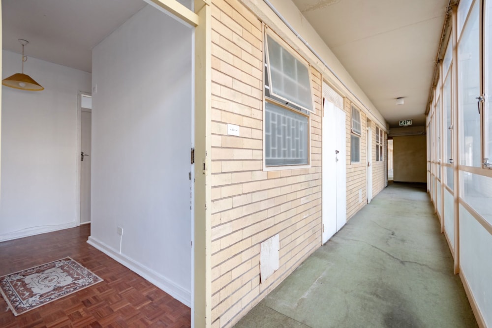 Apartment for sale in Parktown - HP1745588 Apartment for sale in Parktown - HP1745588