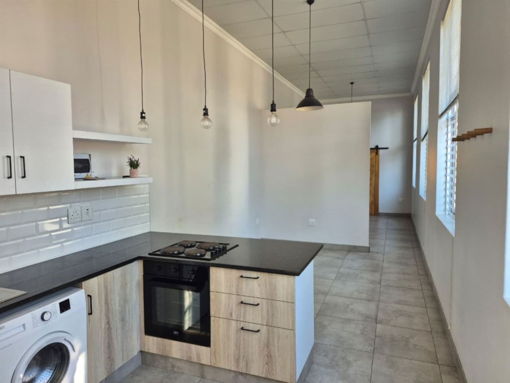 Bachelor apartment for sale in Hilton, KwaZulu-Natal - 1PM1745602