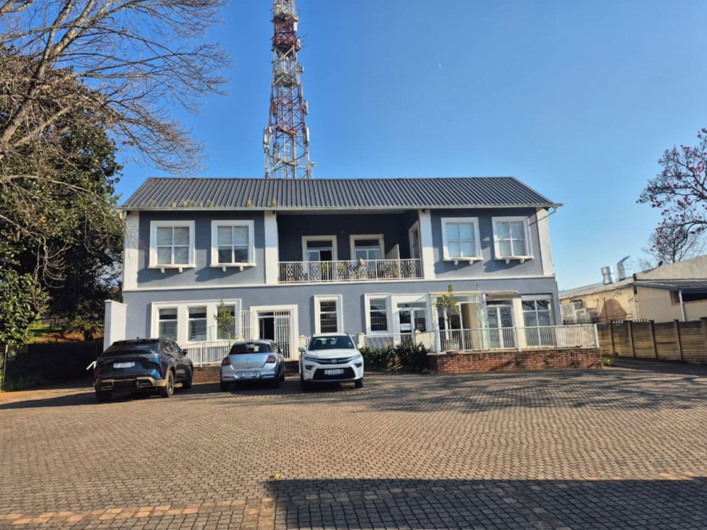 Bachelor apartment for sale in Hilton, KwaZulu-Natal - 1PM1745602