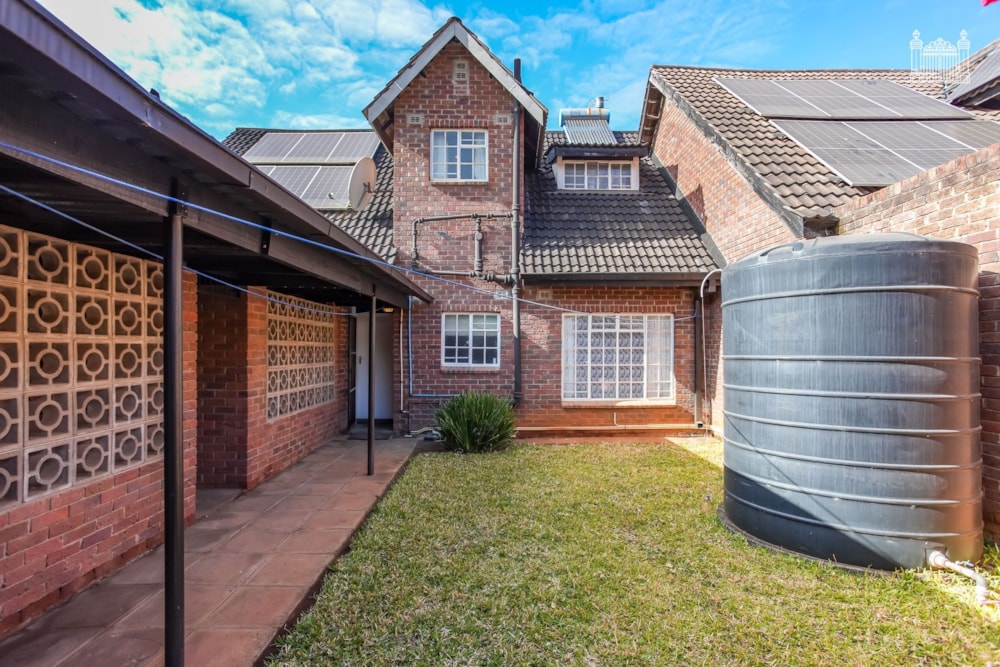 Garden apartment for sale in Glen Lorne, Zimbabwe - 3ZB1745607 Garden apartment for sale in Glen Lorne, Zimbabwe - 3ZB1745607