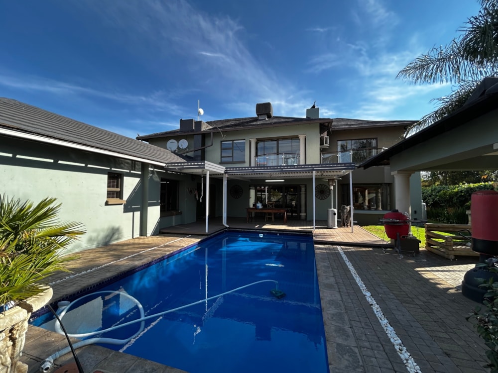 Double-storey house for sale in Roylglen - 1KJ1745630 Double-storey house for sale in Roylglen - 1KJ1745630