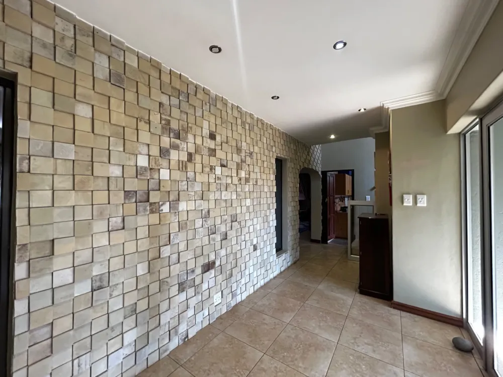 Double-storey house for sale in Roylglen - 1KJ1745630 Double-storey house for sale in Roylglen - 1KJ1745630