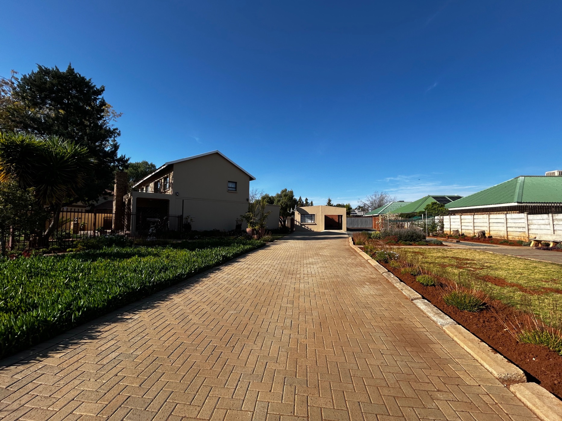 Double-storey house for sale in Rhodesdene - 1KJ1745644