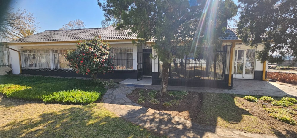 House for sale in Vereeniging Ext1 - 1VT1745750 House for sale in Vereeniging Ext1 - 1VT1745750