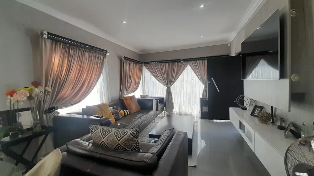 Townhouse for sale in Vanderbijlpark SE 3 - 1VT1745865