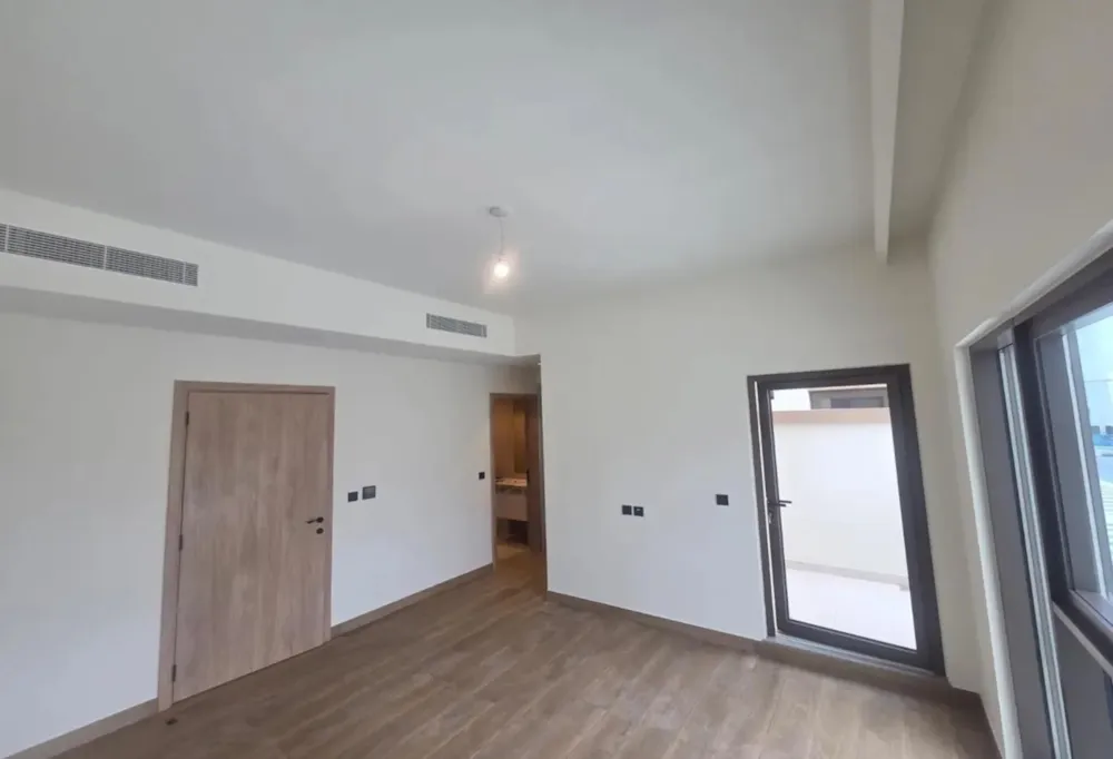 Villa to rent in Costa Brava, United Arab Emirates - 5DB1745819